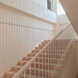 Lưới bảo vệ an toàn cầu thang 10 thi cong luoi an toan cau thang cho truong hoc