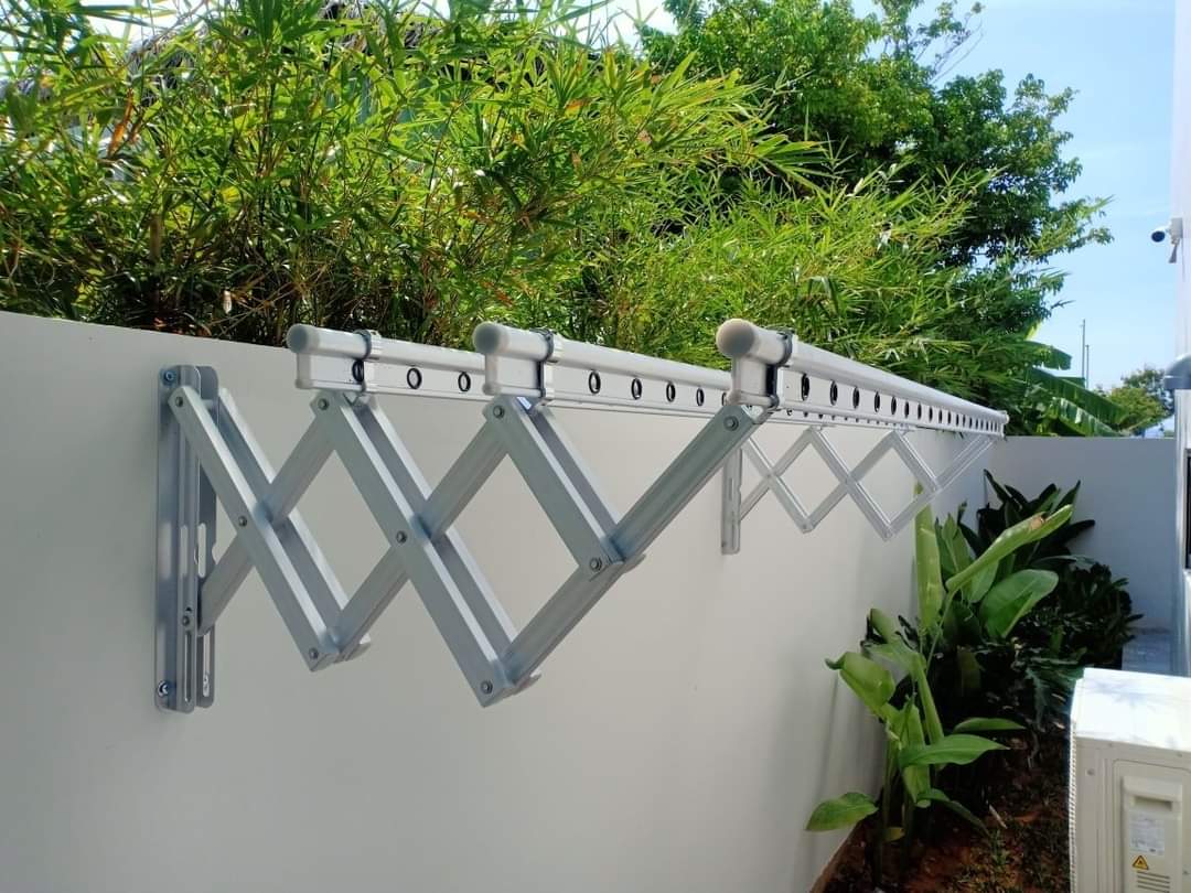 Giàn phơi inox treo trần bị lệch - Nguyên nhân, cách khắc phục và phòng ngừa hiệu quả